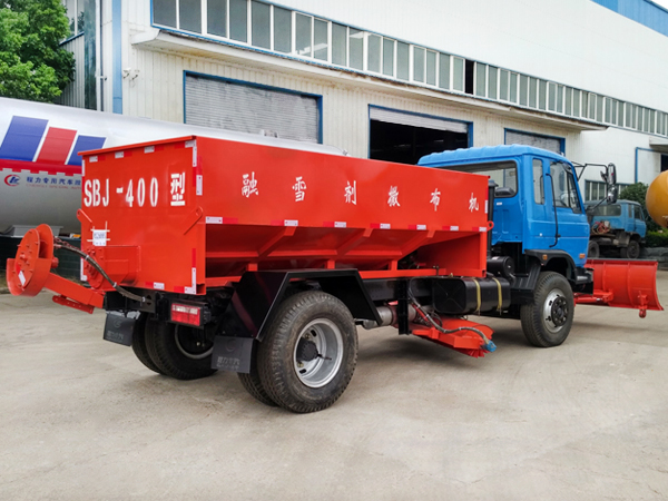 出口除雪車(chē) 中置掃雪滾刷
