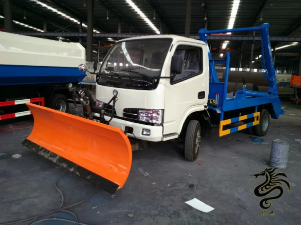 東風5方除雪垃圾車 多功能擺臂式垃圾車