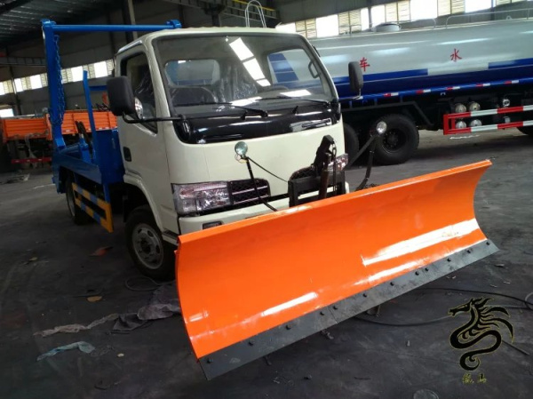 東風5方除雪垃圾車 多功能擺臂式垃圾車