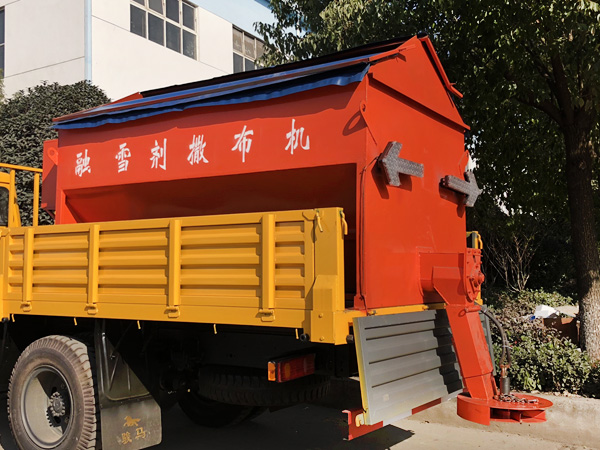 6立方撒鹽機(jī) ZQ-SBJ-6000融雪劑散布機(jī)