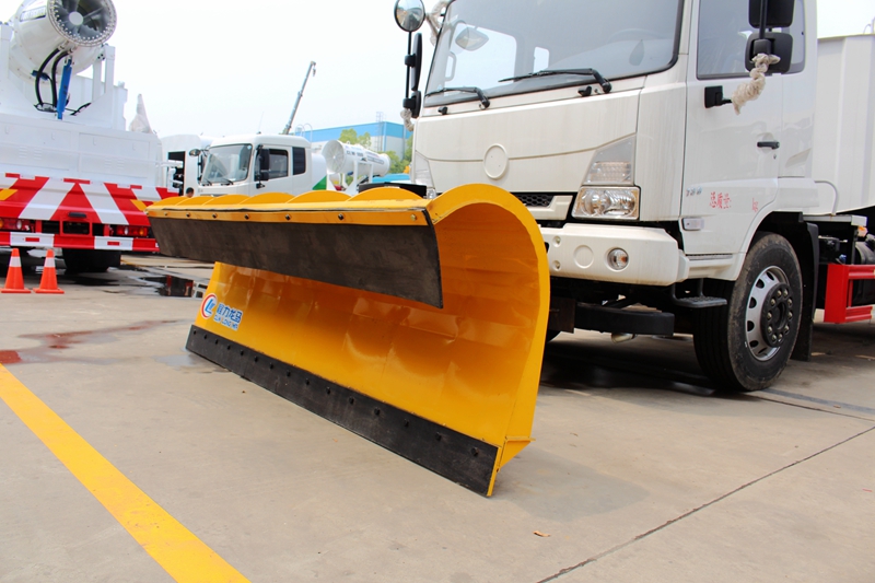 為什么大多數(shù)車(chē)輛都安裝推雪板用于道路除雪？